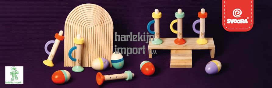 SVOORA houtenspeelgoed, handpoppen, tollen, muziekdozen en spellen.